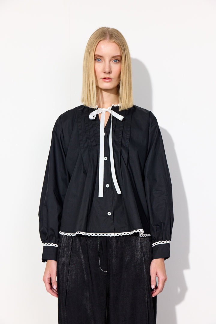 HUNKØN Britt Shirt Shirts Black