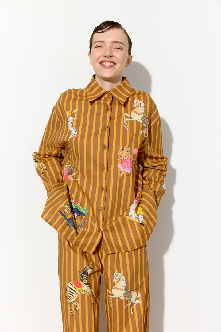 HUNKØN Cosmia Shirt Shirts Caramel Showstopper Art Print