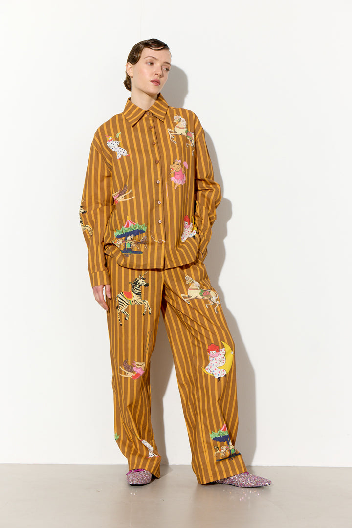 HUNKØN Cosmia Shirt Shirts Caramel Showstopper Art Print
