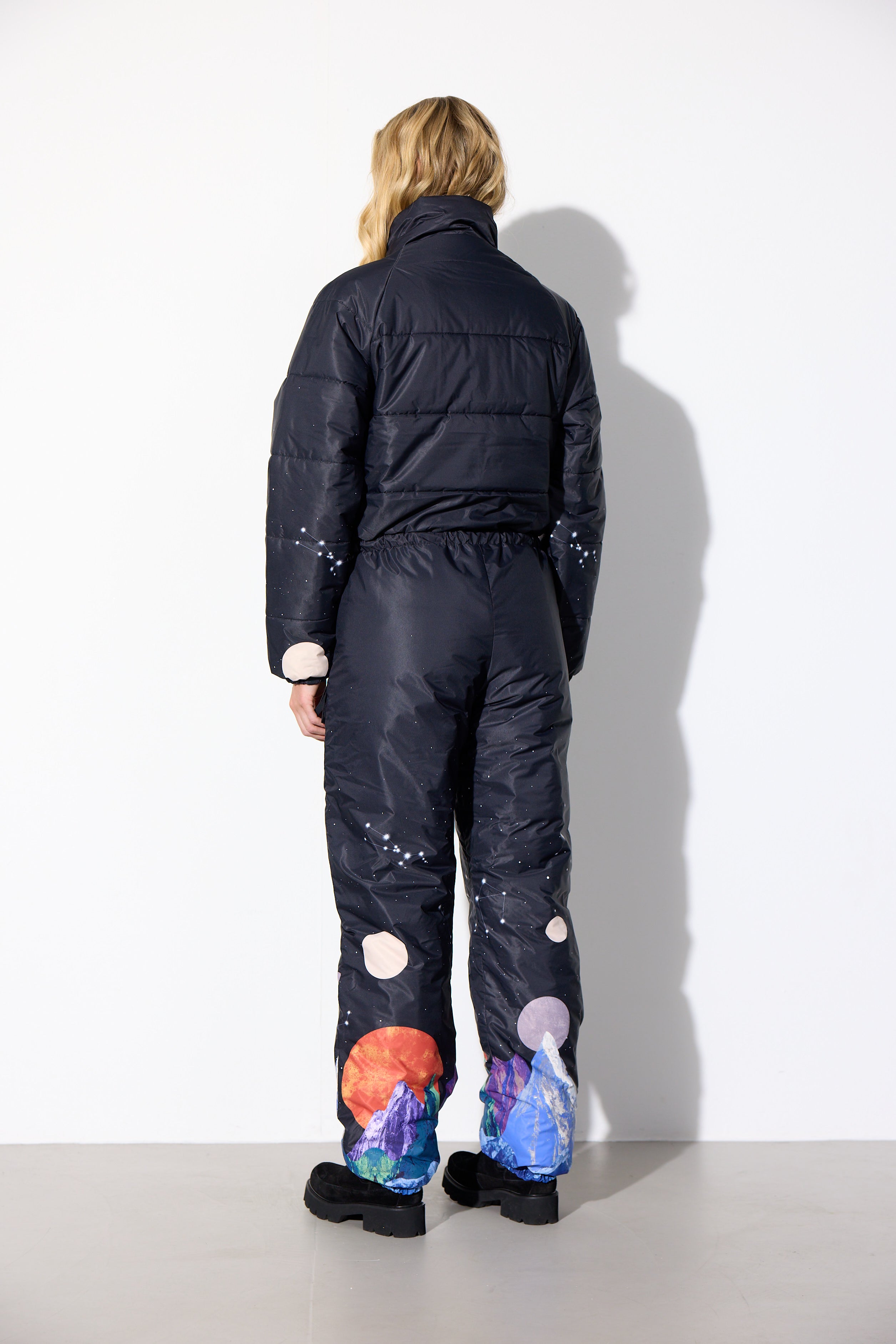 HUNKØN Justice Snowsuit Jumpsuits Outer Space Art Print