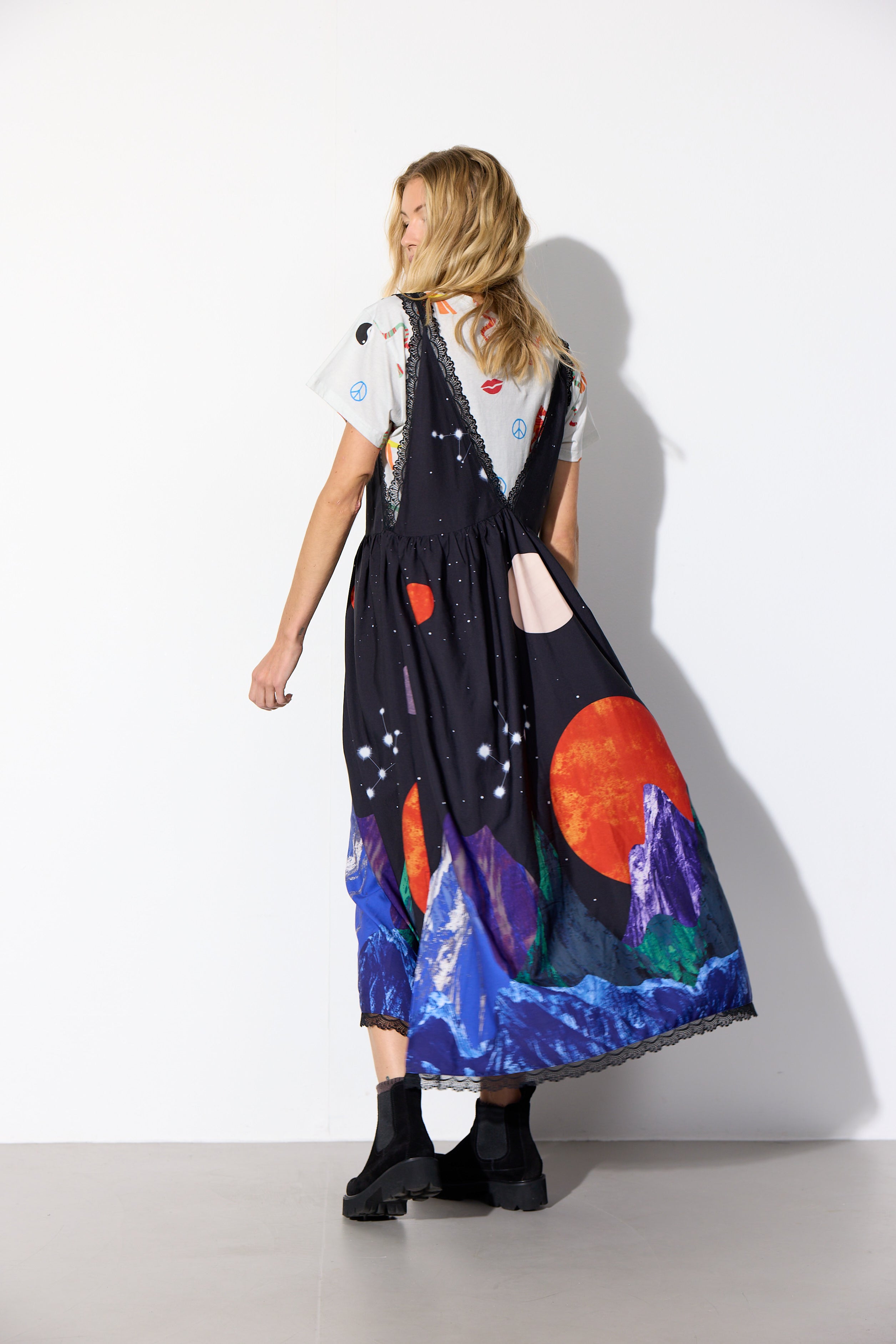 HUNKØN Nora Dress Dresses Outer Space Art Print