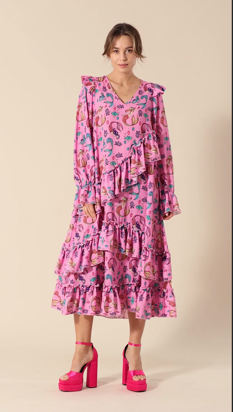 HUNKØN Cille Ruffle Dress Dresses Pink Mermaid Art Print