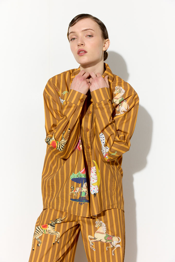 HUNKØN Cosmia Shirt Shirts Caramel Showstopper Art Print