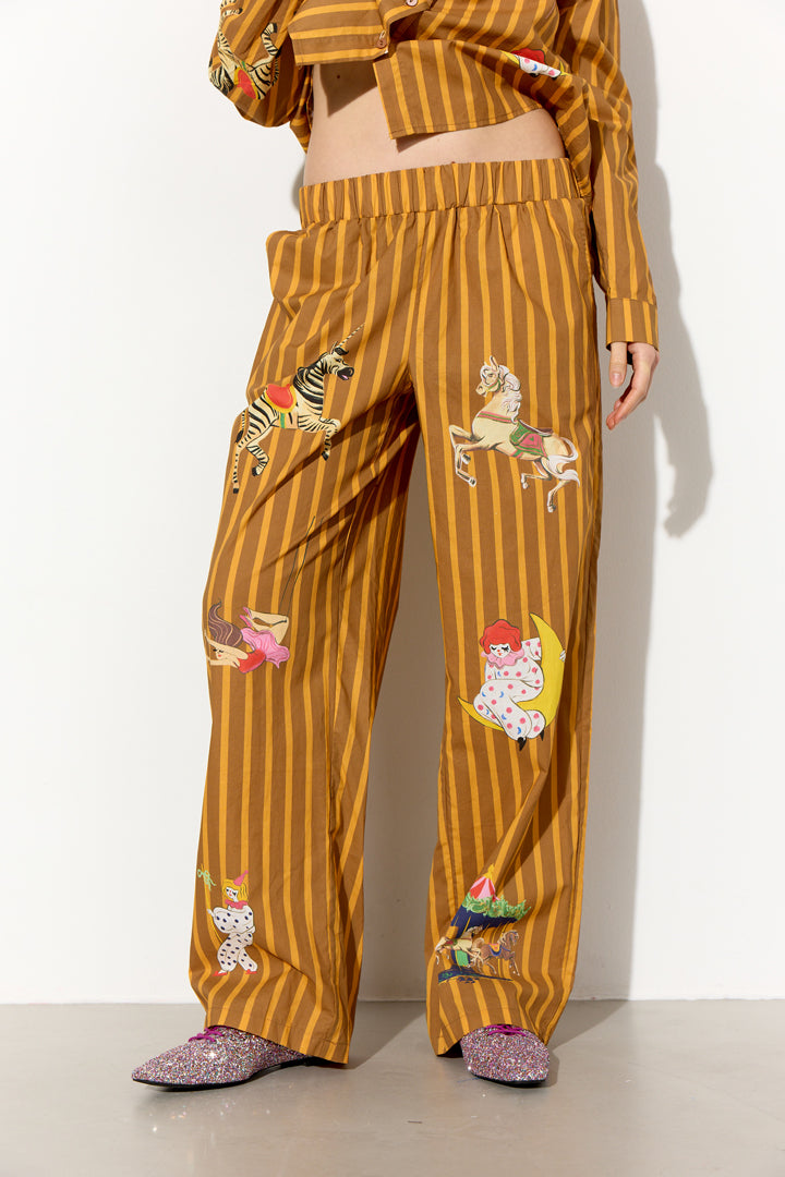 HUNKØN Cosmia Trousers Trousers Caramel Showstopper Art Print