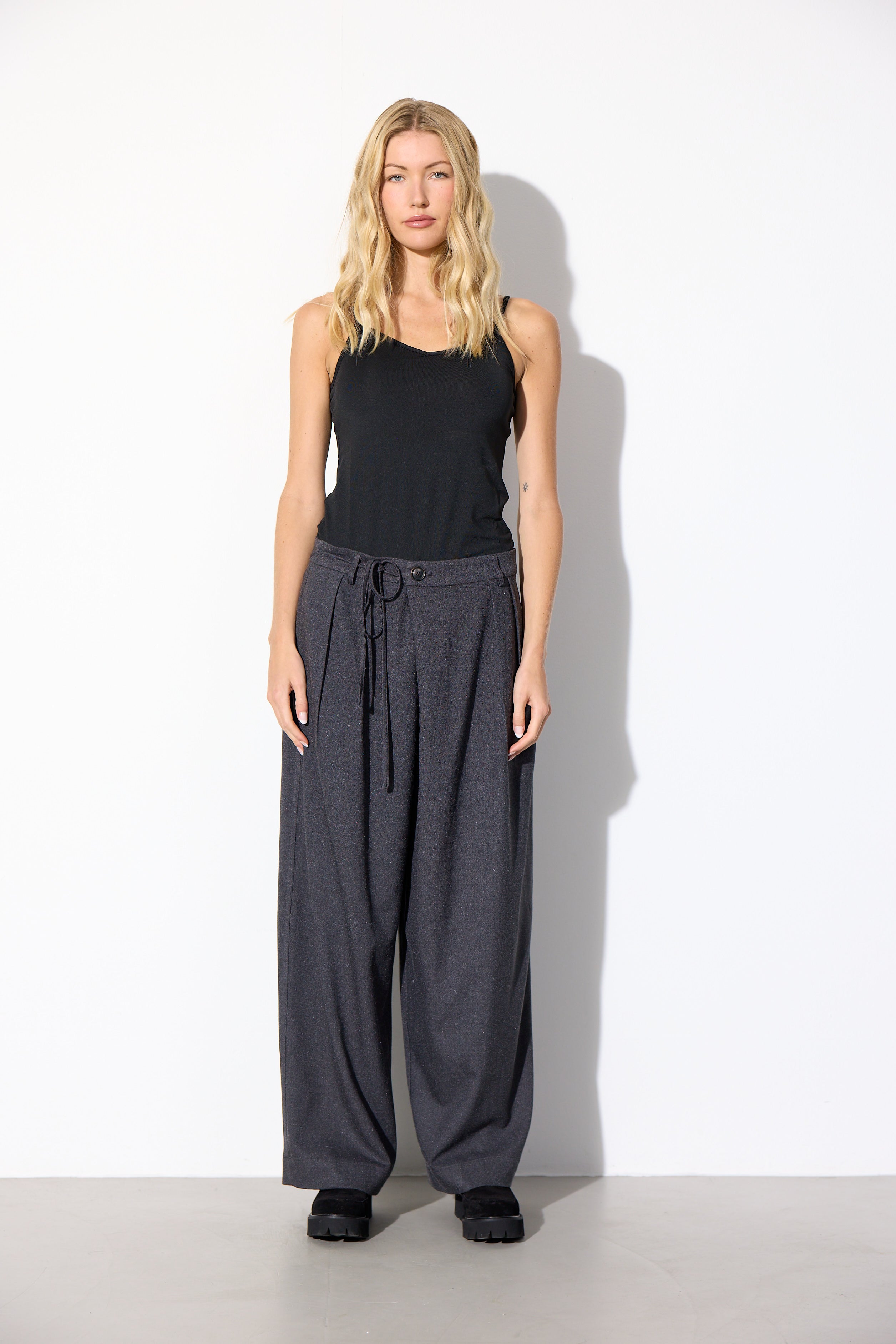 HUNKØN Emiko Trousers Trousers Grey