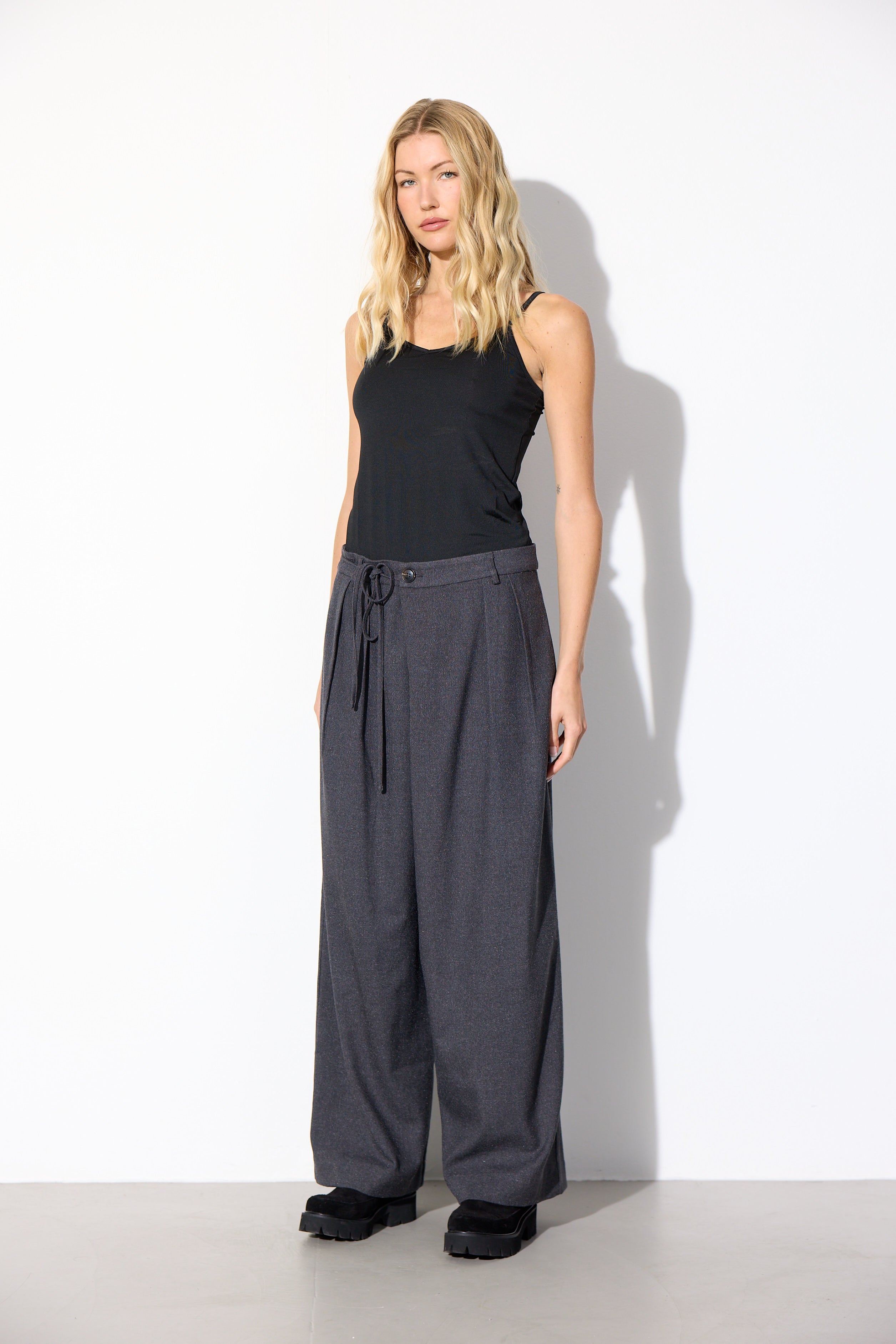 HUNKØN Emiko Trousers Trousers Grey