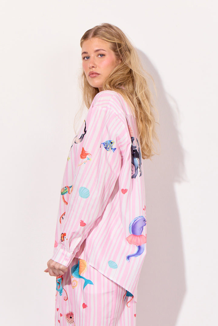 HUNKØN Nessie Shirt Shirts Pink Ocean Art Print