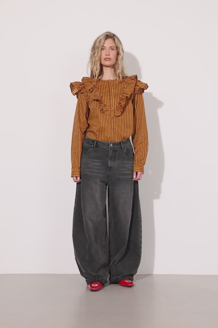 HUNKØN Lucinda Ruffle Shirt Shirts Caramel Striped